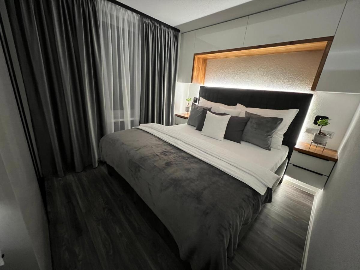 Apartman Piccoladuo V Banskej Bystrici บันสกาบิสตรีตซา ภายนอก รูปภาพ