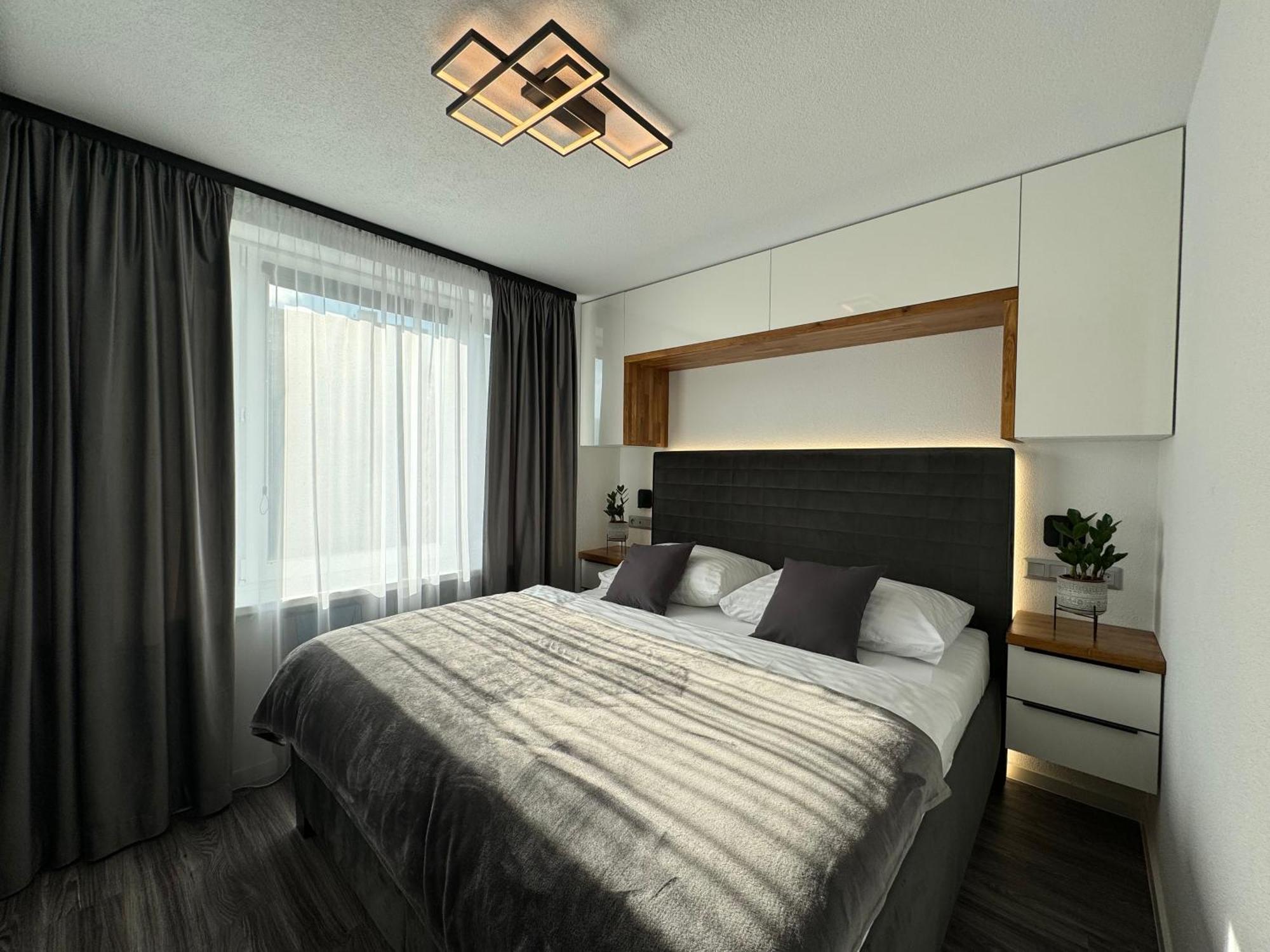 Apartman Piccoladuo V Banskej Bystrici บันสกาบิสตรีตซา ภายนอก รูปภาพ