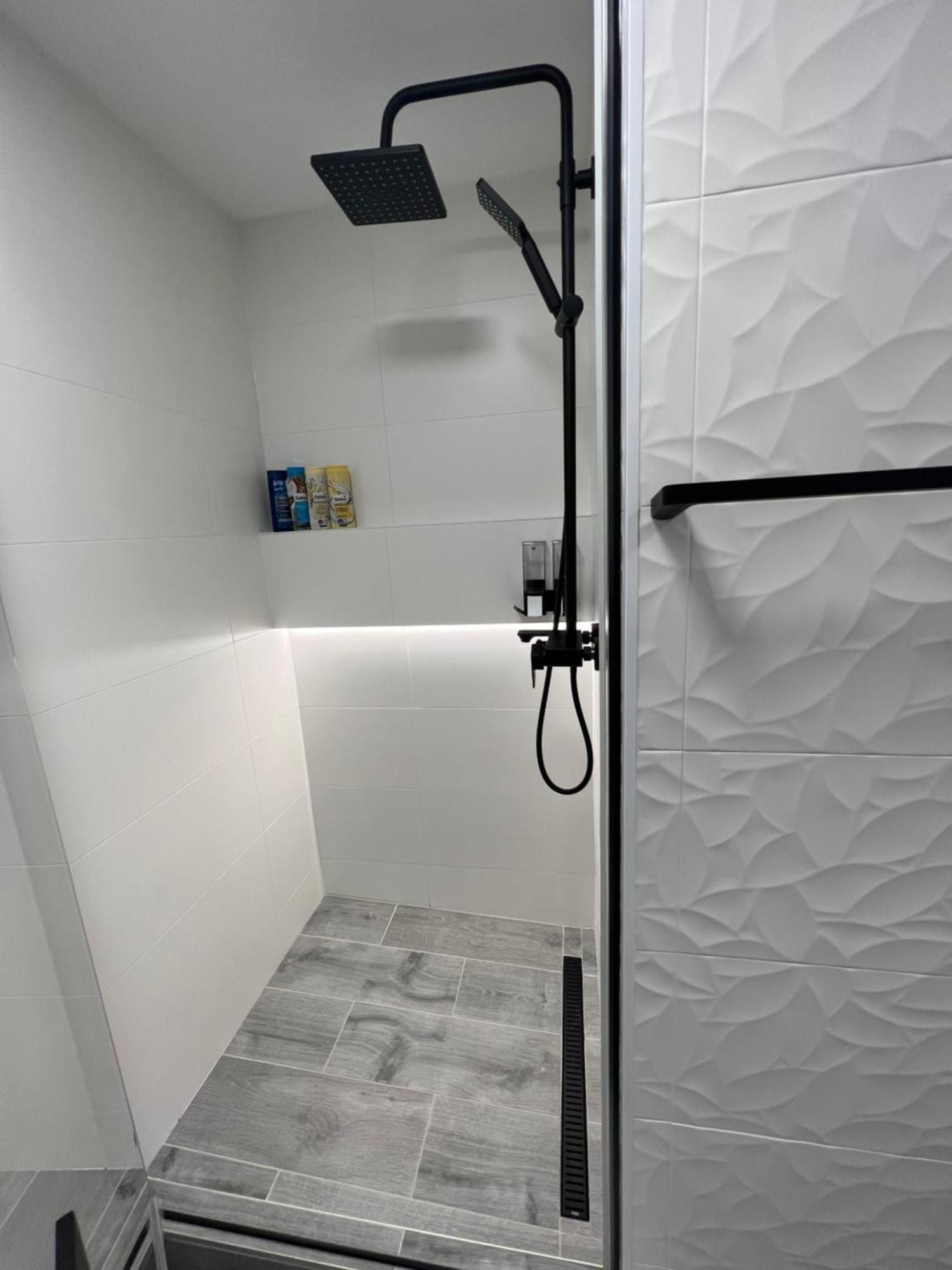 Apartman Piccoladuo V Banskej Bystrici บันสกาบิสตรีตซา ภายนอก รูปภาพ